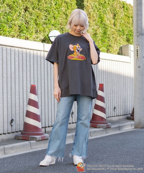 Tom＆Jerry（トムアンドジェリー）の「【TOM＆JERRY/トムとジェリー】【ふんわりルーズシルエット 体形カバー】フロントサガラ刺繍 半袖Tシャツ レトロ アメカジ キャラクター トムジェリ（Tシャツ/カットソー・レディース・レッド/スミクロ/オフホワイト/ブルー・LARGE/MEDIUM）」の14枚目の写真