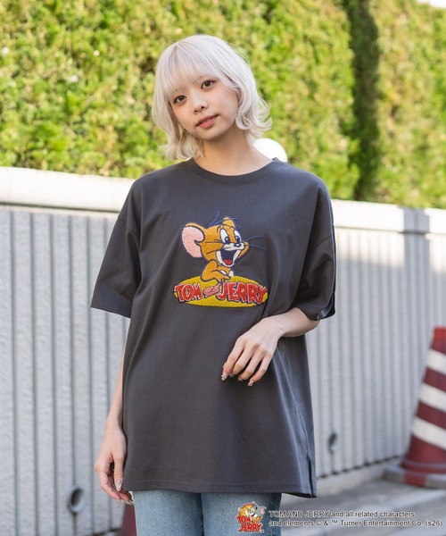 Tom＆Jerry（トムアンドジェリー）の「【TOM＆JERRY/トムとジェリー】【ふんわりルーズシルエット 体形カバー】フロントサガラ刺繍 半袖Tシャツ レトロ アメカジ キャラクター トムジェリ（Tシャツ/カットソー・レディース・レッド/スミクロ/オフホワイト/ブルー・LARGE/MEDIUM）」の18枚目の写真