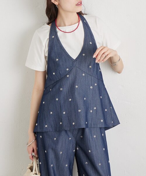 mystic（ミスティック）の「ビジューフラワーホルタービスチェ（シャツ/ブラウス・レディース・ブルー/アイボリー/ブラック・FREE）」の7枚目の写真