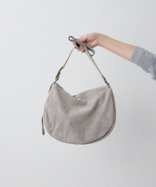 ear PAPILLONNER（イアパピヨネ）の「《ear別注》【B#AG(バッグ)】スエードワンハンドルバッグ（ショルダーバッグ・レディース・グリーン/ライトグレー・FREE）」の8枚目の写真