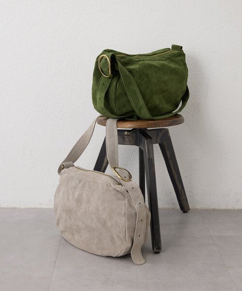ear PAPILLONNER（イアパピヨネ）の「《ear別注》【B#AG(バッグ)】スエードワンハンドルバッグ（ショルダーバッグ・レディース・グリーン/ライトグレー・FREE）」の12枚目の写真
