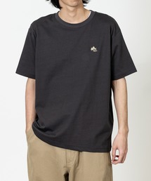 LOGOS（ロゴス）の「【15】〔LOGOS/ロゴス〕スパイラルヤーン天竺 ワンポイントロゴ刺繍 半袖Tシャツ（Tシャツ/カットソー）」