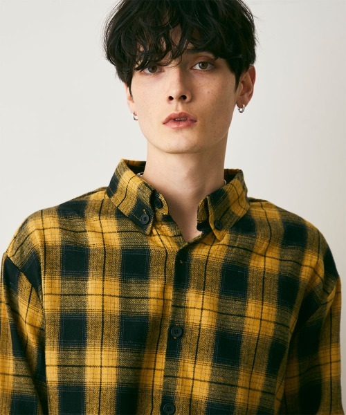 Shoowtime(ショウタイム)の「Ombre check shirt / オンブレチェックシャツ(シャツ/ブラウス・メンズ・ブラック系/イエロー系・MEDIUM/LARGE/X-LARGE)」の7枚目の写真