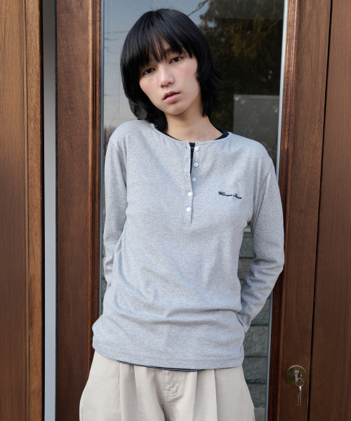 LEVAR(レバー)の「Whenever Henley Neck T-shirt - Melange Grey(Tシャツ/カットソー・レディース・その他・FREE)」の2枚目の写真