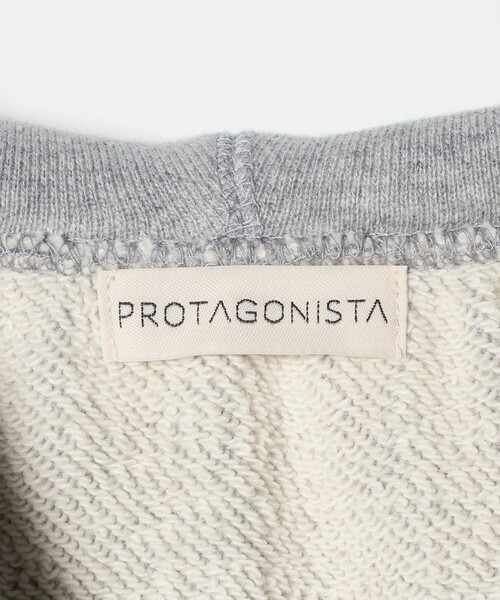 PROTAGONISTA(プロタゴニスタ)の「【別注】<PROTAGONISTA>ジップアップ パーカー(パーカー・レディース・グレー系/レッド・FREE)」の4枚目の写真