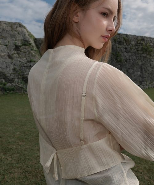 DEHEVE（デヘヴェ）の「High-Neck Bustier Blouse [Butter]（シャツ/ブラウス・レディース・ライトイエロー・FREE）」の4枚目の写真