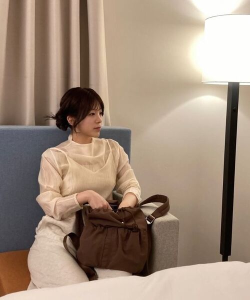 DEHEVE（デヘヴェ）の「High-Neck Bustier Blouse [Butter]（シャツ/ブラウス・レディース・ライトイエロー・FREE）」の3枚目の写真
