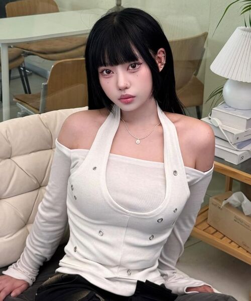 VOONT(ブント)の「Eyelet Halter Long Sleeve (IVORY)(Tシャツ/カットソー・レディース・アイボリー・OS)」の8枚目の写真