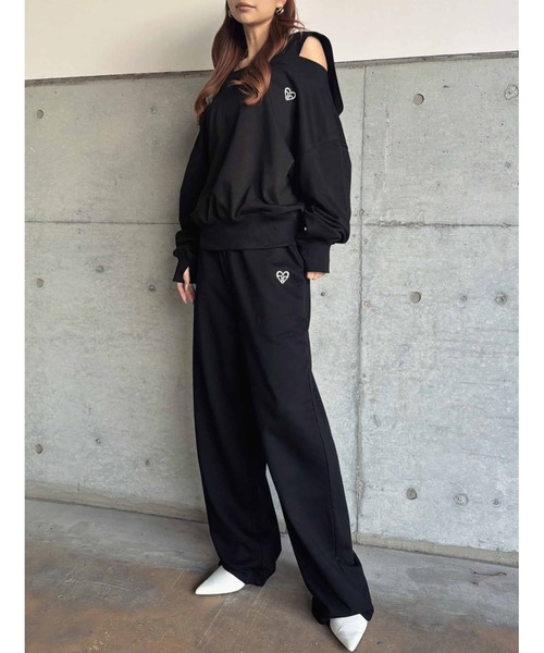 EGOIST（エゴイスト）の「ハートロゴオフショル裏毛トップス（スウェット・レディース・ライトグレー/ブラック・FREE）」の16枚目の写真