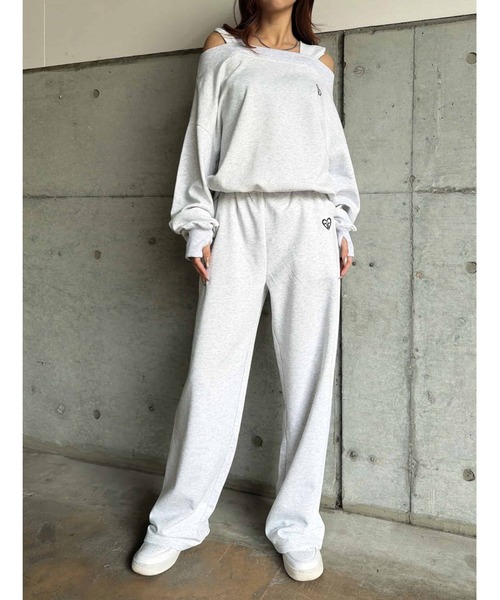 EGOIST（エゴイスト）の「ハートロゴオフショル裏毛トップス（スウェット・レディース・ライトグレー/ブラック・FREE）」の11枚目の写真