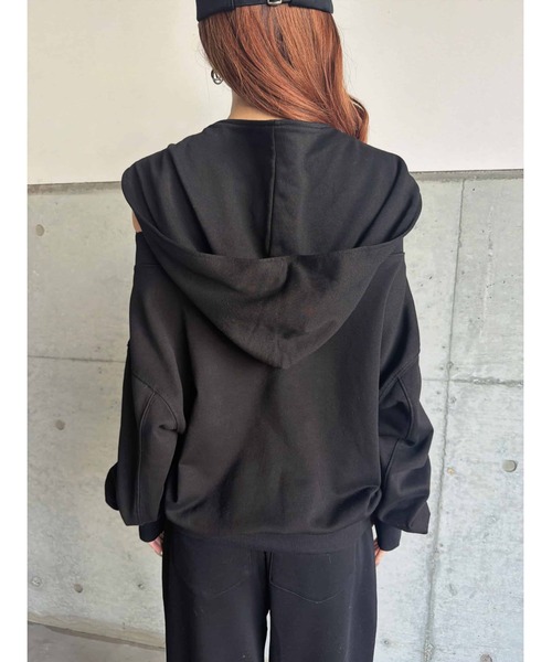 EGOIST（エゴイスト）の「ハートロゴオフショル裏毛トップス（スウェット・レディース・ライトグレー/ブラック・FREE）」の19枚目の写真