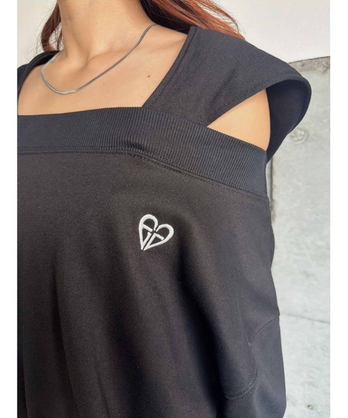 EGOIST（エゴイスト）の「ハートロゴオフショル裏毛トップス（スウェット・レディース・ライトグレー/ブラック・FREE）」の20枚目の写真