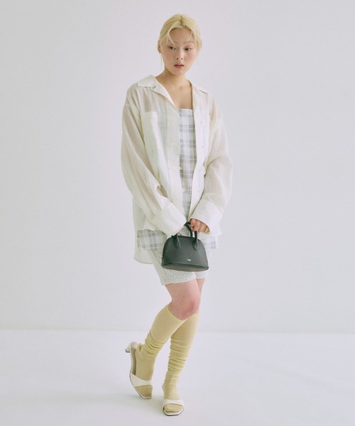 EN NEUME(エンノイム)の「Micro Boston Bag(ボディバッグ/ウエストポーチ・レディース・アイボリー/ブラック・ONE SIZE)」の2枚目の写真