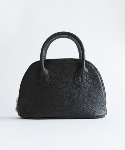 EN NEUME(エンノイム)の「Micro Boston Bag(ボディバッグ/ウエストポーチ・レディース・アイボリー/ブラック・ONE SIZE)」の14枚目の写真