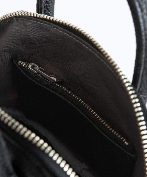 EN NEUME(エンノイム)の「Micro Boston Bag(ボディバッグ/ウエストポーチ・レディース・アイボリー/ブラック・ONE SIZE)」の17枚目の写真