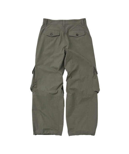 WMC(ダブリューエムシー)の「ユーティリティカーゴパンツ_カーキ(スウェットパンツ・メンズ・カーキ・34/32(L)/30(M))」の15枚目の写真