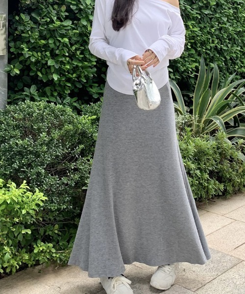 mielu(ミエル)の「ハイウエストロングスカート(スカート・レディース・ブラック/グレー/ダークグレー・MEDIUM/LARGE/SMALL)」の11枚目の写真