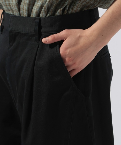 niko and...（ニコアンド）の「EXTRAワイドチノショーツ（チノパンツ・メンズ・ブラウン/ブラック・LARGE/MEDIUM）」の18枚目の写真