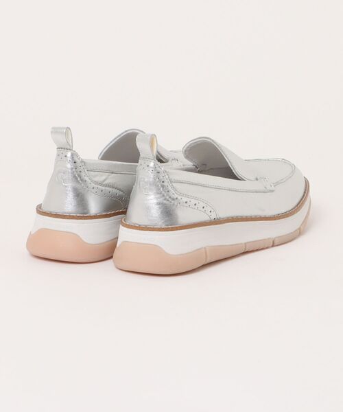 COLE HAAN(コールハーン)の「ゼログランド レラ ベネチアン womens(ローファー・レディース・シルバー・7.5/7/6.5/6/5.5/5)」の7枚目の写真