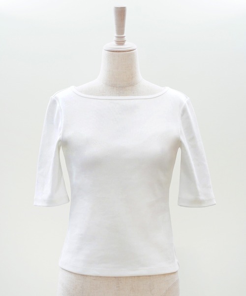 &BLOOM(アンドブルーム)の「UVカット ボートネック トップス バストパッド付 &BLOOM(アンドブルーム)(Tシャツ/カットソー・レディース・ブラック/ホワイト/ブラック×ホワイト・フリー)」の1枚目の写真