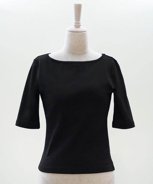&BLOOM(アンドブルーム)の「UVカット ボートネック トップス バストパッド付 &BLOOM(アンドブルーム)(Tシャツ/カットソー・レディース・ブラック/ホワイト/ブラック×ホワイト・フリー)」の2枚目の写真
