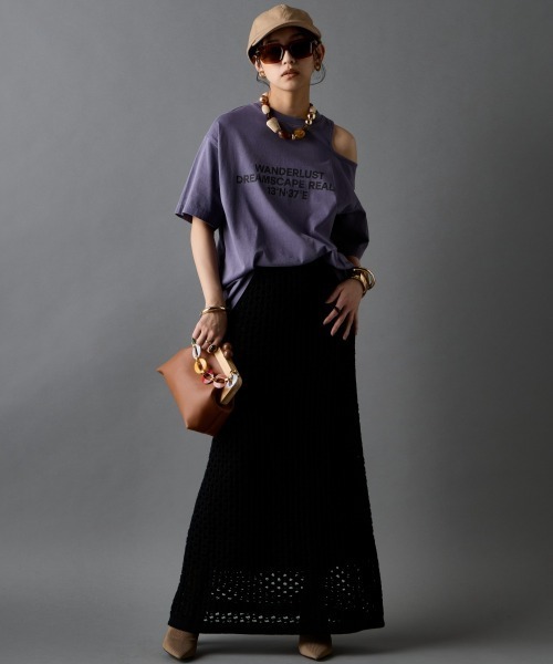 GEVS.(ジェイヴィス)の「綿100%ピグメント染ショルダーカットロゴプリントTシャツ<大きいサイズ有>GEVS.(Tシャツ/カットソー・レディース・パープル/チャコール・3L/LL/L/M/5L/4L)」の4枚目の写真