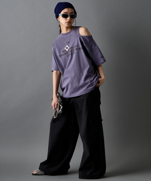 GEVS.(ジェイヴィス)の「綿100%ピグメント染ショルダーカットロゴプリントTシャツ<大きいサイズ有>GEVS.(Tシャツ/カットソー・レディース・パープル/チャコール・3L/LL/L/M/5L/4L)」の6枚目の写真