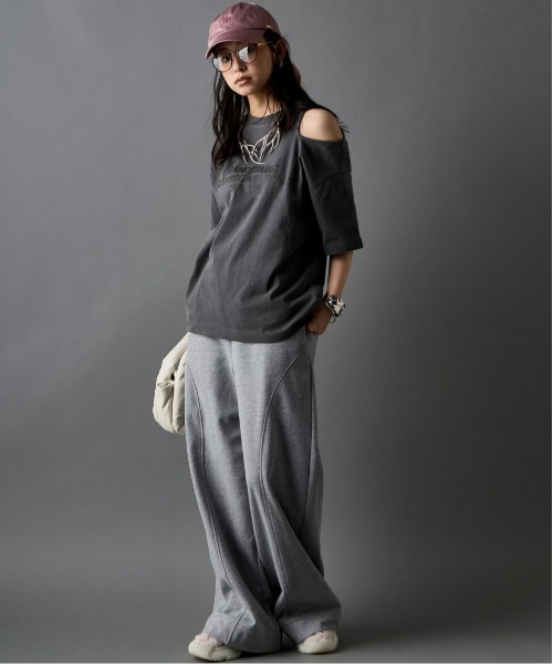 GEVS.(ジェイヴィス)の「綿100%ピグメント染ショルダーカットロゴプリントTシャツ<大きいサイズ有>GEVS.(Tシャツ/カットソー・レディース・パープル/チャコール・3L/LL/L/M/5L/4L)」の17枚目の写真
