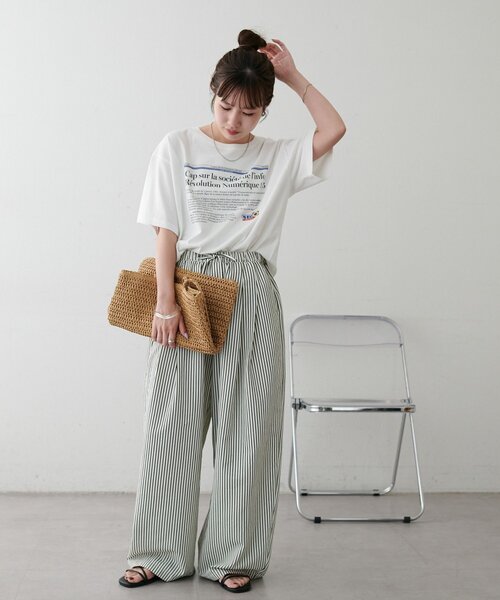 DISCOAT(ディスコート)の「【Enlude】刺繍ニュースペーパーロゴTシャツ《ユニセックス》(Tシャツ/カットソー・レディース・ライトベージュ/チャコールグレー/オフホワイト・FREE)」の6枚目の写真