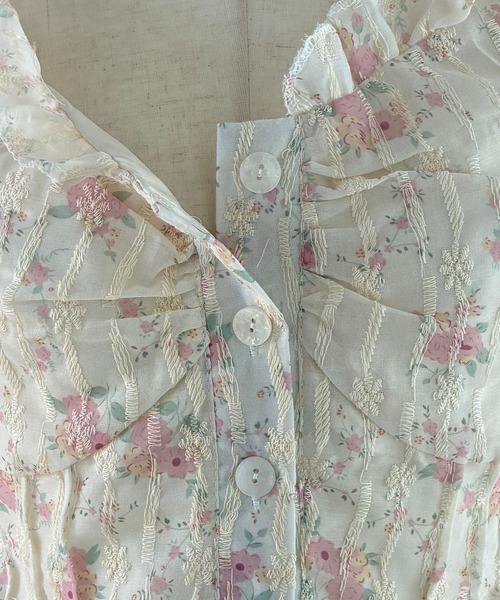 meJane(ミージェーン)の「花柄刺繍 フリル半袖ブラウス(シャツ/ブラウス・レディース・アイボリー・L/M/S)」の10枚目の写真