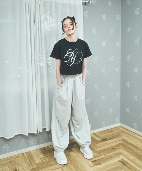 Lovilyn(ラヴィリン)の「ロゴチビT(Tシャツ/カットソー・レディース・ブラック/ホワイト・FREE)」の11枚目の写真