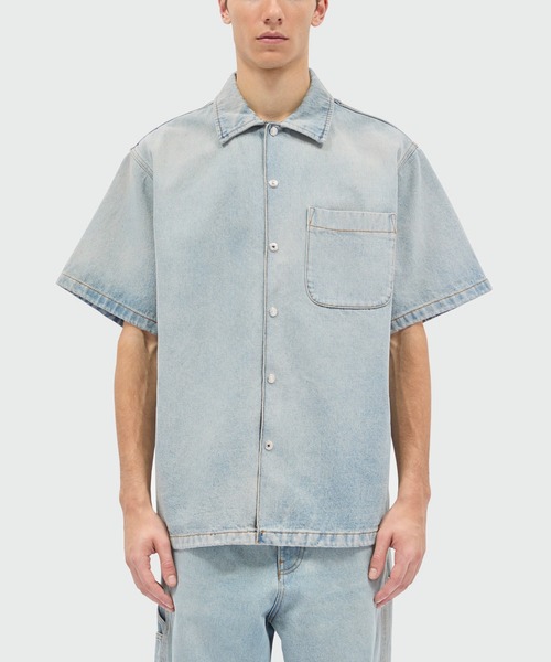 MSGM（エムエスジーエム）の「ライトウォッシュ デニム ショートスリーブシャツ（シャツ/ブラウス・メンズ・ライトブルー・40/38）」の2枚目の写真