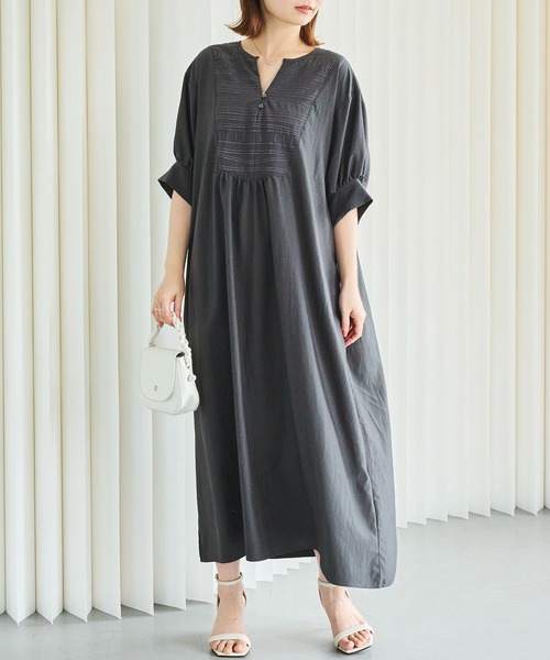 LAVEANGE(ラビアンジェ)の「刺繍カフタンワンピース|涼しく快適な着心地/ロング丈/スキッパーネック/半袖/ポケット付/体型カバー/洗える(ワンピース・レディース・ブラック/ブラウン・M/LL/3L/4L/5L)」の1枚目の写真