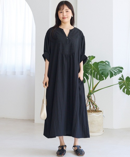LAVEANGE(ラビアンジェ)の「刺繍カフタンワンピース|涼しく快適な着心地/ロング丈/スキッパーネック/半袖/ポケット付/体型カバー/洗える(ワンピース・レディース・ブラック/ブラウン・M/LL/3L/4L/5L)」の10枚目の写真