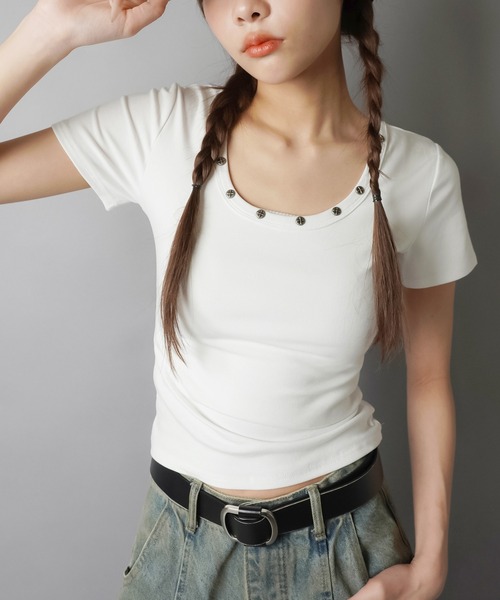 SPINNS(スピンズ)の「さりげないスタッズで差をつける★万能半袖カットソー(Tシャツ/カットソー・レディース・ブラック/グレー/オフホワイト/パープル・ONESIZE)」の18枚目の写真