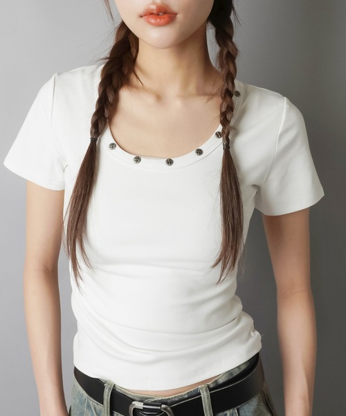 SPINNS(スピンズ)の「さりげないスタッズで差をつける★万能半袖カットソー(Tシャツ/カットソー・レディース・ブラック/グレー/オフホワイト/パープル・ONESIZE)」の19枚目の写真