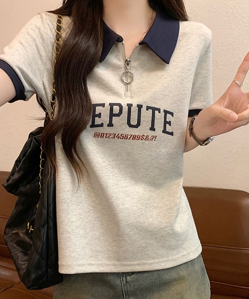 2ly2(トゥーリートゥー)の「襟付きハーフジップTシャツ ロゴ 半袖 配色デザイン ゆったり(Tシャツ/カットソー・レディース・ボルドー/ネイビー・FREE)」の2枚目の写真