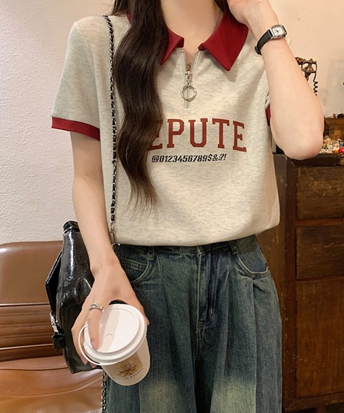 2ly2(トゥーリートゥー)の「襟付きハーフジップTシャツ ロゴ 半袖 配色デザイン ゆったり(Tシャツ/カットソー・レディース・ボルドー/ネイビー・FREE)」の14枚目の写真