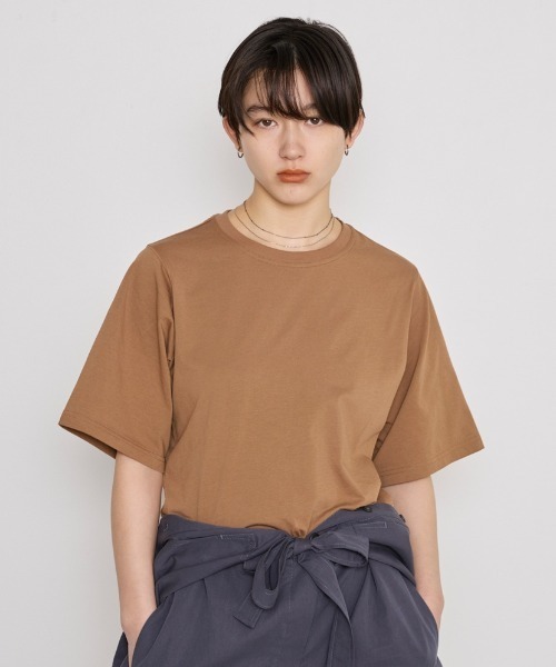 COMMON+HAUS(コモンハウス)の「コットンクロップドTシャツ(Tシャツ/カットソー・レディース・ホワイト/ブラウン・FREE)」の2枚目の写真