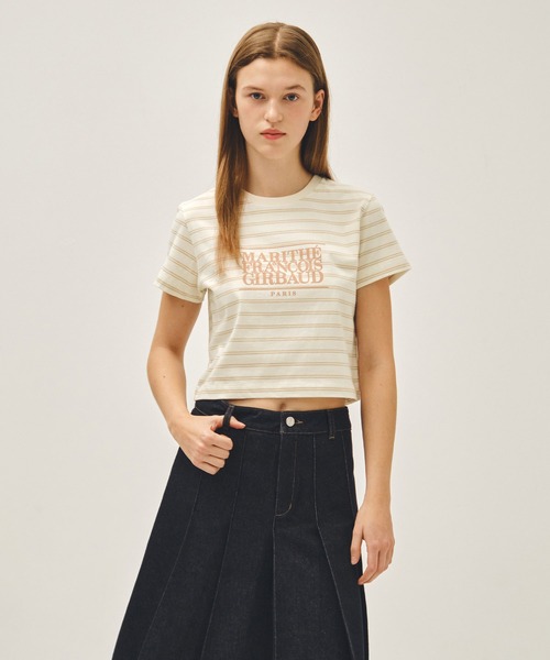 MARITHE + FRANCOIS GIRBAUD(マリテフランソワジルボー)の「W CLASSIC LOGO CROP TEE(Tシャツ/カットソー・レディース・ホワイト/ブラック/ライトグリーン/アイボリー/ライトピンク/チャコール/ダークネイビー・SMALL/MEDIUM)」の2枚目の写真