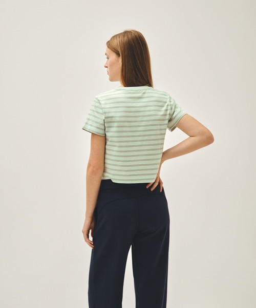 MARITHE + FRANCOIS GIRBAUD(マリテフランソワジルボー)の「W CLASSIC LOGO CROP TEE(Tシャツ/カットソー・レディース・ホワイト/ブラック/ライトグリーン/アイボリー/ライトピンク/チャコール/ダークネイビー・SMALL/MEDIUM)」の11枚目の写真