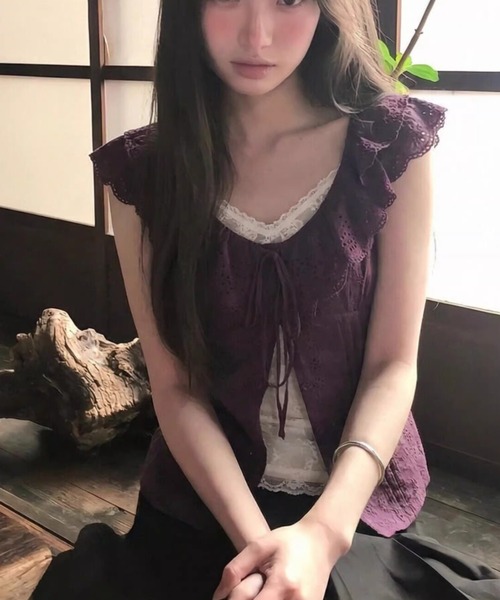 LUCPY(ラクピー)の「スカラップレースカラーブラウス(シャツ/ブラウス・レディース・パープル/ブラウン・X-LARGE/LARGE/MEDIUM/SMALL)」の2枚目の写真