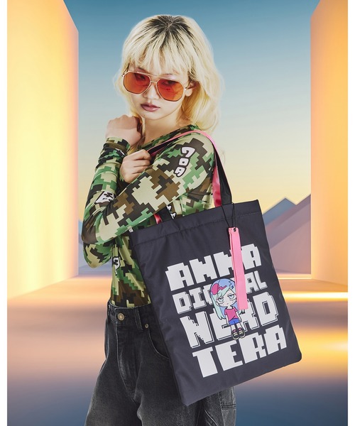 ANNA SUI NYC(アナ スイ エヌ ワイ シー)の「TERA 2sideトートバッグ(トートバッグ・レディース・ブラック/カーキ・FREE)」の1枚目の写真