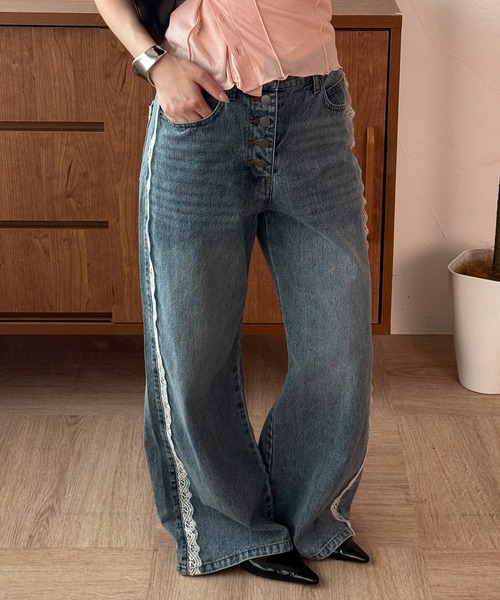 MUHET(ミュエータ)の「lace button-fly denim pants / レースボタンフライデニムパンツ(デニムパンツ・レディース・オフホワイト/インディゴブルー/ライトインディゴブルー・SMALL/MEDIUM/LARGE)」の3枚目の写真