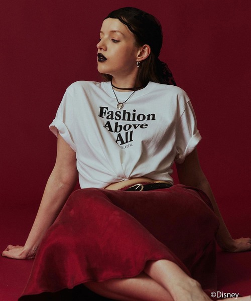 Disney(ディズニー)の「(COLSUN)CRUELLA DE VIL S/S TEE(Tシャツ/カットソー・レディース・ホワイト/レッド・S/M)」の1枚目の写真