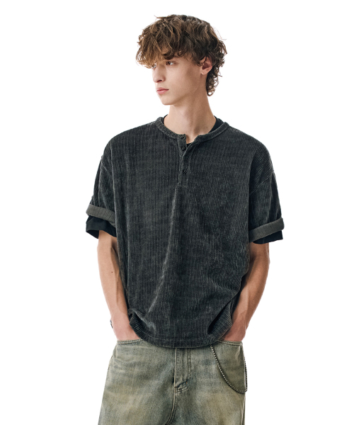 SECONDMONO（セカンドモノローグ）の「Velour Henley Roll-Up Tee [CHARCOAL]_SETS063CHARCOAL（Tシャツ/カットソー・レディース・その他・MEDIUM/LARGE）」の3枚目の写真