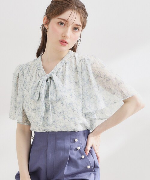 couture brooch（クチュールブローチ）の「【洗える】リボンボウタイ 小花柄ブラウス（シャツ/ブラウス・レディース・ブルー系/ネイビー系/ピンク系5・42/38/40/36）」の3枚目の写真