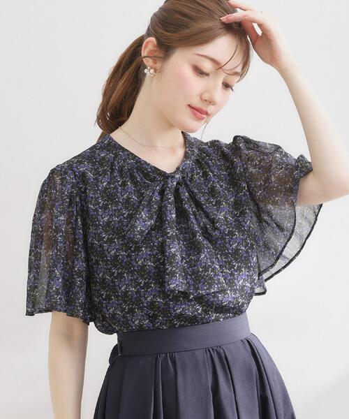 couture brooch（クチュールブローチ）の「【洗える】リボンボウタイ 小花柄ブラウス（シャツ/ブラウス・レディース・ブルー系/ネイビー系/ピンク系5・42/38/40/36）」の5枚目の写真