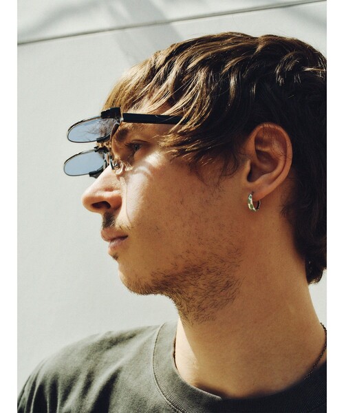 Subciety(サブサエティ)の「Flip-up sunglasses(サングラス・メンズ・スモーク/ブルー・FREE)」の2枚目の写真