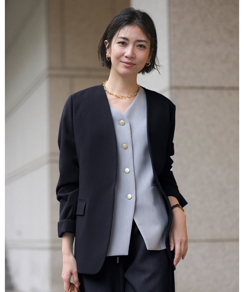 DoCLASSE( ドゥクラッセ)の「スポンジWクロス・ノーカラージャケット(テーラードジャケット・レディース・ダークネイビー/ベージュ/グレー/セージグリーン・9/11/13/15 /7)」の4枚目の写真